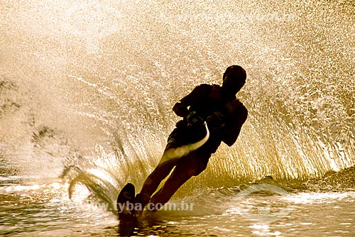  Subject: Man by practicing water skiing / Place: Sao Paulo state (SP) - Brazil / Date: 1993 