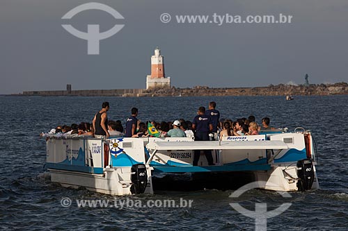  Subject: Ferry with tourists in Capibaribe River / Place: Recife city - Pernambuco state (PE) - Brazil / Date: 01/2013 