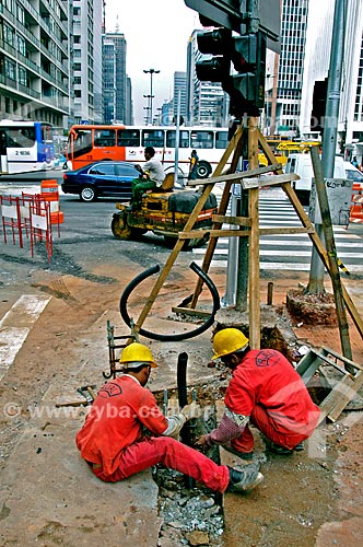  Subject: Workers performing work on the Consolation street / Place: Sao Paulo city - Sao Paulo state (SP) - Brazil / Date: 07/2004 