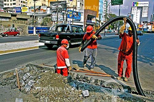  Subject: Workers performing work on the Consolation street / Place: Sao Paulo city - Sao Paulo state (SP) - Brazil / Date: 07/2004 