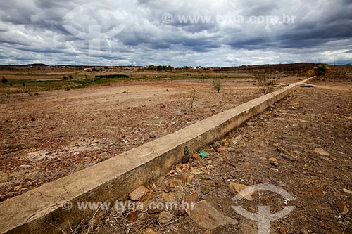  Subject: Acude Velho (Old Dam) in the dry season / Place: Sao Jose do Egito city - Pernambuco state (PE) - Brazil / Date: 01/2013 