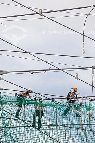  Subject: Reform Journalist Mario Filho Stadium - also known as Maracana - installation of the stadium roof / Place: Maracana neighborhood - Rio de Janeiro city - Rio de Janeiro state (RJ) - Brazil / Date: 02/2013 