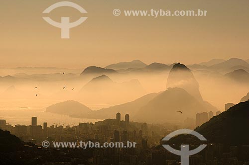  Subject: Aerial view of Sugar Loaf with heavy fog  / Place: Rio de Janeiro city - Rio de Janeiro state (RJ) - Brazil / Date: 04/2009 