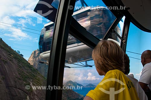  Subject: Tourists inside the cable car of Sugar Loaf / Place: Rio de Janeiro city - Rio de Janeiro state (RJ) - Brazil / Date: 06/2009 