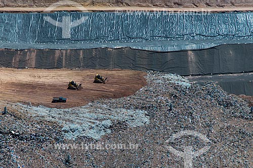  Subject: Sanitary landfill of Caieiras city / Place: Caieiras city - Sao Paulo state (SP) - Brazil / Date: 02/2013 
