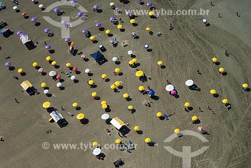  Subject: Bathers on beach in Santos city / Place: Santos city - Sao Paulo state (SP) - Brazil / Date: 02/2013 