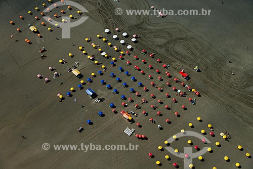  Subject: Bathers on beach in Santos city / Place: Santos city - Sao Paulo state (SP) - Brazil / Date: 02/2013 