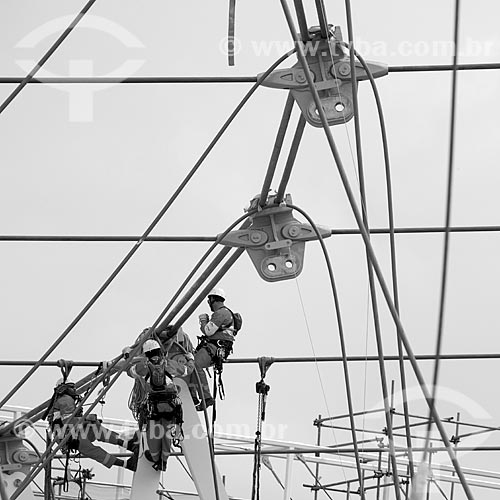  Subject: Reform Journalist Mario Filho Stadium - also known as Maracana - hoisting cables that will support the roof of the stadium / Place: Maracana neighborhood - Rio de Janeiro city - Rio de Janeiro state (RJ) - Brazil / Date: 01/2013 