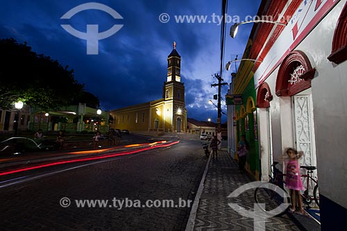  Subject: View of traffic at Presidente Getulio Vargas Street  with Matriz Church of Nossa Senhora da Conceicao (1834) in the background / Place: Areia city - Paraiba state (PB) - Brazil / Date: 02/2013 