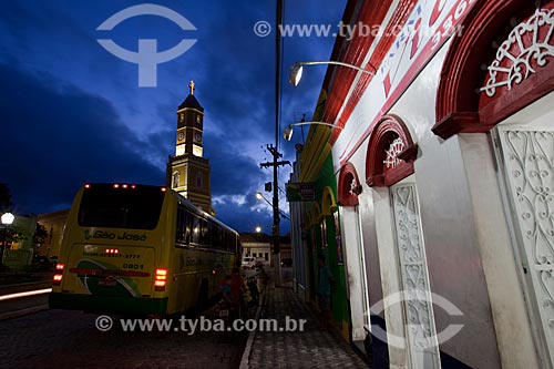 Subject: View of traffic at Presidente Getulio Vargas Street  with Matriz Church of Nossa Senhora da Conceicao (1834) in the background / Place: Areia city - Paraiba state (PB) - Brazil / Date: 02/2013 