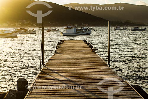  Subject: Pier in Armacao Beach / Place: Florianopolis city - Santa Catarina state (SC) - Brazil / Date: 04/2013 