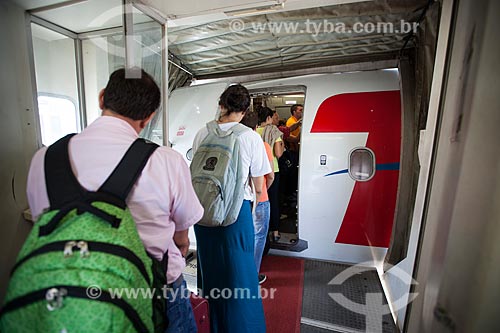  Subject: Passengers waiting for boarding at the Antonio Carlos Jobim International Airport (1952) / Place: Ilha do Governador neighborhood - Rio de Janeiro city - Rio de Janeiro state (RJ) - Brazil / Date: 03/2013 