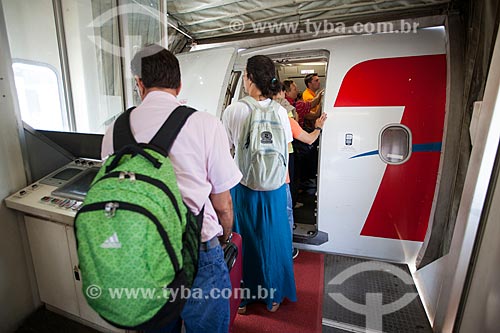  Subject: Passengers waiting for boarding at the Antonio Carlos Jobim International Airport (1952) / Place: Ilha do Governador neighborhood - Rio de Janeiro city - Rio de Janeiro state (RJ) - Brazil / Date: 03/2013 