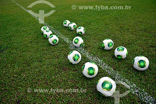  Subject: Soccer balls on the field / Place: Rio de Janeiro city - Rio de Janeiro state (RJ) - Brazil / Date: 03/2013 