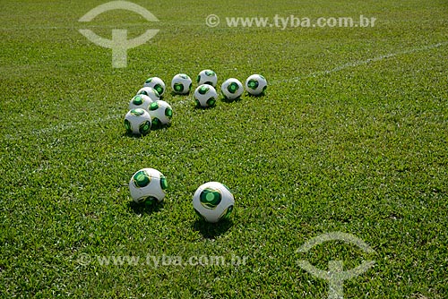  Subject: Soccer balls on the field / Place: Rio de Janeiro city - Rio de Janeiro state (RJ) - Brazil / Date: 03/2013 