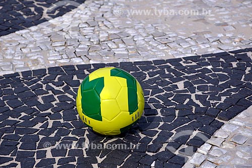  Subject: Soccer ball on the boardwalk of Copacabana Beach / Place: Copacabana neighborhood - Rio de Janeiro city - Rio de Janeiro state (RJ) - Brazil / Date: 03/2013 