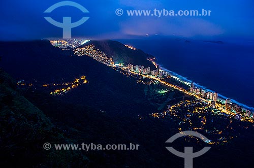  Subject: View of Sao Conrado neighborhood from Bonita Stone with the Morro Dois Irmaos (Two Brothers Mountain) in the background / Place: Sao Conrado neighborhood - Rio de Janeiro city - Rio de Janeiro state (RJ) - Brazil / Date: 04/2013 