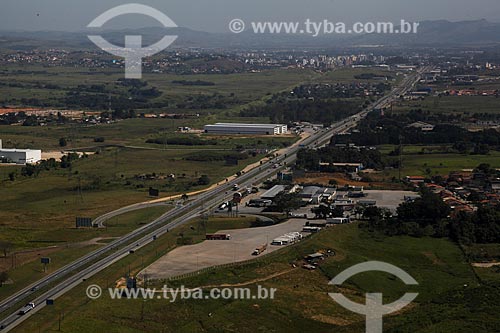  Subject: Presidente Dutra Road near to Resende city with the Mantiqueira Mountain Range in the background / Place: Resende city - Rio de Janeiro state (RJ) - Brazil / Date: 05/2013 