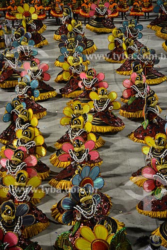  Subject: Parade of Gremio Recreativo Escola de Samba Unidos de Vila Isabel Samba School - Baianas - Plot in 2013 - Water in the beans that came one more... / Place: Rio de Janeiro city - Rio de Janeiro state (RJ) - Brazil / Date: 02/2013 