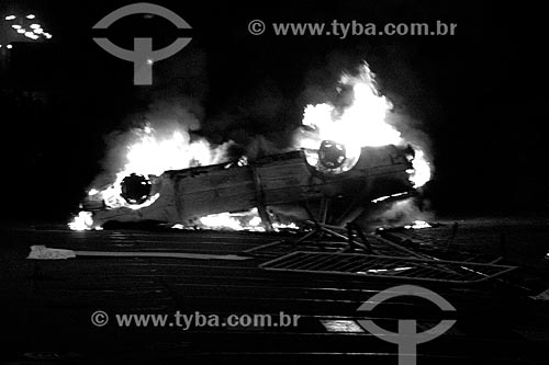  Car set on fire near the Legislative Assembly of the State of Rio de Janeiro (ALERJ) during the Manifestation known as Free Pass Movement  - Rio de Janeiro city - Rio de Janeiro state (RJ) - Brazil