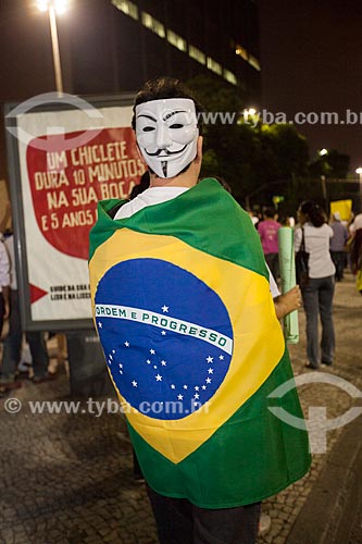  Protester wrapped in the Brazilian flag during the protest of the Free Pass Movement in the Presidente Vargas Avenue  - Rio de Janeiro city - Rio de Janeiro state (RJ) - Brazil