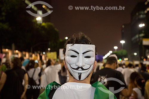  Mask used during the demonstration of the Free Pass Movement in the Presidente Vargas Avenue  - Rio de Janeiro city - Rio de Janeiro state (RJ) - Brazil