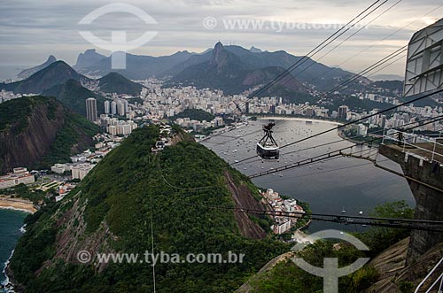  Subject: Cable car of Sugar Loaf making the crossing between the Urca Mountain and Sugar Loaf / Place: Urca neighborhood - Rio de Janeiro city - Rio de Janeiro state (RJ) - Brazil / Date: 06/2013 