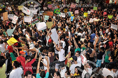  Subject: Demonstration of the Free Pass Movement in the Alberto Andalo Avenue / Place: Sao Jose do Rio Preto city - Sao Paulo state (SP) - Brazil / Date: 06/2013 
