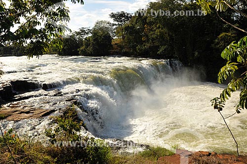  Subject: Salto Waterfall at Apore River - Natural boundary between MS and GO states / Place: Cassilandia city - Mato Grosso do Sul state (MS) - Brazil / Date: 07/2013 