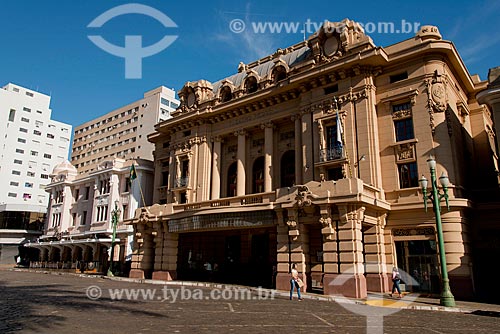  Subject: Pedro II Theater (1930) with the Meira Junior Building - where functioned to Pinguim Choperia - in the background / Place: Ribeirao Preto city - Sao Paulo state (SP) - Brazil / Date: 05/2013 