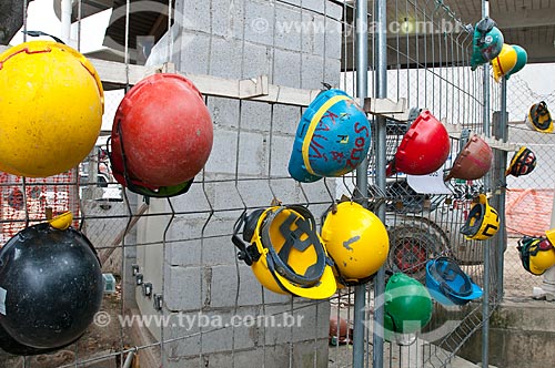  Subject: Helmets from workers of reform Journalist Mario Filho Stadium - also known as Maracana / Place: Maracana neighborhood - Rio de Janeiro city - Rio de Janeiro state (RJ) - Brazil / Date: 01/2013 