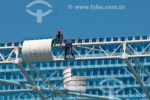  Subject: Construction of Gremio Arena (2012) - installation of the stadium roof / Place: Humaita neighborhood - Porto Alegre city - Rio Grande do Sul state (RS) - Brazil / Date: 11/2012 