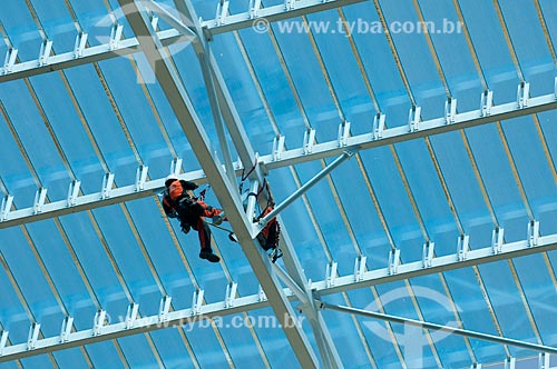  Subject: Construction of Gremio Arena (2012) - installation of the stadium roof / Place: Humaita neighborhood - Porto Alegre city - Rio Grande do Sul state (RS) - Brazil / Date: 11/2012 