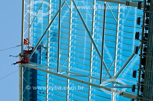  Subject: Construction of Gremio Arena (2012) - installation of the stadium roof / Place: Humaita neighborhood - Porto Alegre city - Rio Grande do Sul state (RS) - Brazil / Date: 11/2012 