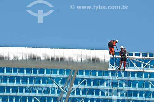  Subject: Construction of Gremio Arena (2012) - installation of the stadium roof / Place: Humaita neighborhood - Porto Alegre city - Rio Grande do Sul state (RS) - Brazil / Date: 11/2012 
