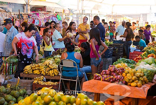  Subject: Caparrosa Cultural Market (Municipal Market) - fruit and vegetables sector / Place: Barreiras city - Bahia state (BA) - Brazil / Date: 07/2013 