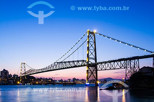  Subject: Nightfall at Hercilio Luz Bridge / Place: Florianopolis city - Santa Catarina state (SC) - Brazil / Date: 08/2013 