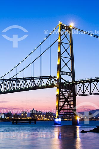  Subject: Nightfall at Hercilio Luz Bridge / Place: Florianopolis city - Santa Catarina state (SC) - Brazil / Date: 08/2013 