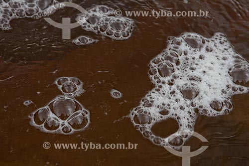  Subject: Bubbles formed by the stream in the Salto River / Place: Santa Rita de Ibitipoca city - Minas Gerais state (MG) - Brazil / Date: 11/2011 