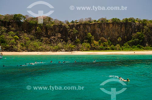  Subject: Tourists diving - Sancho Beach / Place: Fernando de Noronha Archipelago - Pernambuco state (PE) - Brazil / Date: 10/2013 