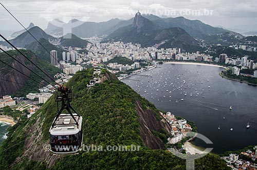  Subject: Cable car making the crossing between the Urca Mountain and Sugar Loaf / Place: Urca neighborhood - Rio de Janeiro city - Rio de Janeiro state (RJ) - Brazil / Date: 11/2013 