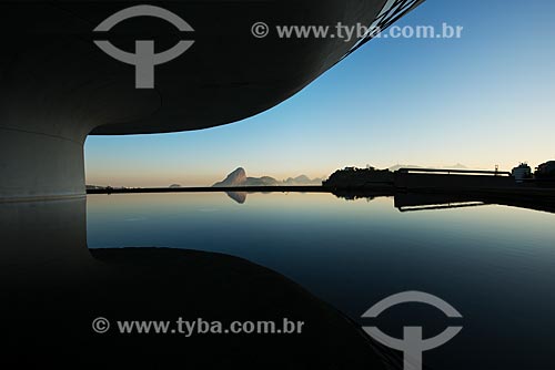  Subject: Niteroi Contemporary Art Museum (1996) with the Sugar Loaf in the background / Place: Boa Viagem neighborhood - Niteroi city - Rio de Janeiro state (RJ) - Brazil / Date: 02/2012 