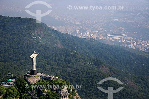  Subject: Aerial View of Christ the Redeemer (1931) with the Journalist Mario Filho Stadium - Maracana - in the background / Place: Rio de Janeiro city - Rio de Janeiro state (RJ) - Brazil / Date: 02/2008 