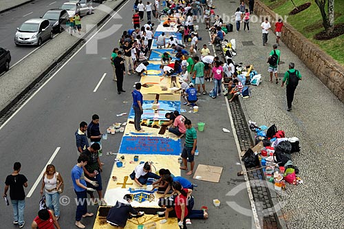  Subject: Mounting rug for the Corpus Christi procession - Chile Avenue / Place: City center neighborhood - Rio de Janeiro city - Rio de Janeiro state (RJ) - Brazil / Date: 05/2013 