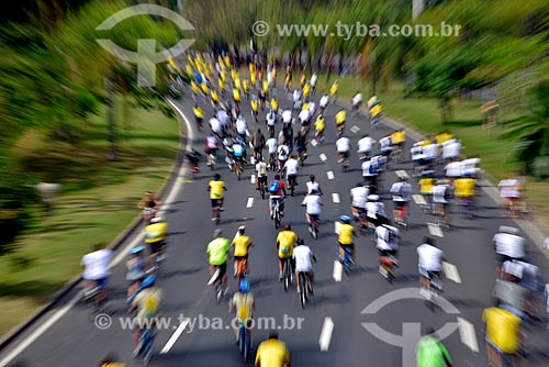  Subject: A day without car event - cyclists in Flamengo Landfill / Place: Flamengo neighborhood - Rio de Janeiro city - Rio de Janeiro state (RJ) - Brazil / Date: 09/2013 