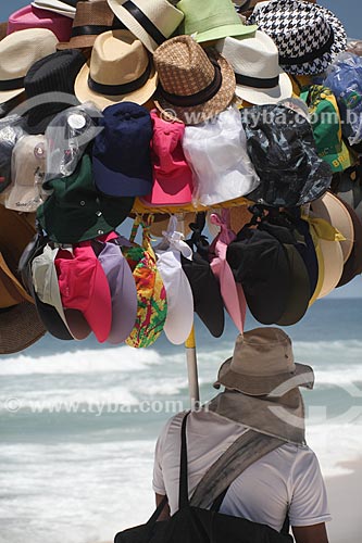  Subject: Street vendor - Barra da Tijuca Beach / Place: Barra da Tijuca neighborhood - Rio de Janeiro city - Rio de Janeiro state (RJ) - Brazil / Date: 11/2013 