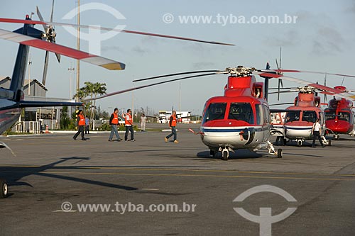  Workers embarking for oil platforms  - Cabo Frio city - Rio de Janeiro state (RJ) - Brazil