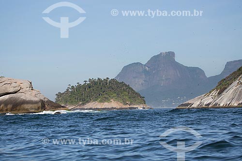  Subject: Palmas Island and a stretch of Cagarra Island - part of Natural Monument of Cagarras Island - with the Rock of Gavea in the background / Place: Rio de Janeiro city - Rio de Janeiro state (RJ) - Brazil / Date: 11/2013 