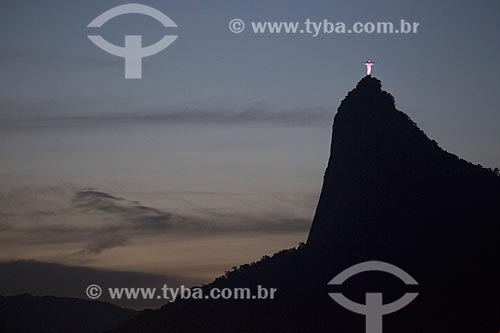  Subject: View of evening - Christ the Redeemer (1931) / Place: Rio de Janeiro city - Rio de Janeiro state (RJ) - Brazil / Date: 11/2013 
