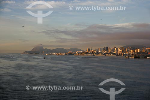  View of Sugar Loaf from the Rio-Niteroi bridge  - Rio de Janeiro city - Rio de Janeiro state (RJ) - Brazil